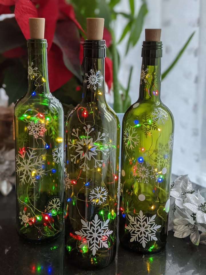 300 PCS 8 Sheet Christmas Window Cling Stickers